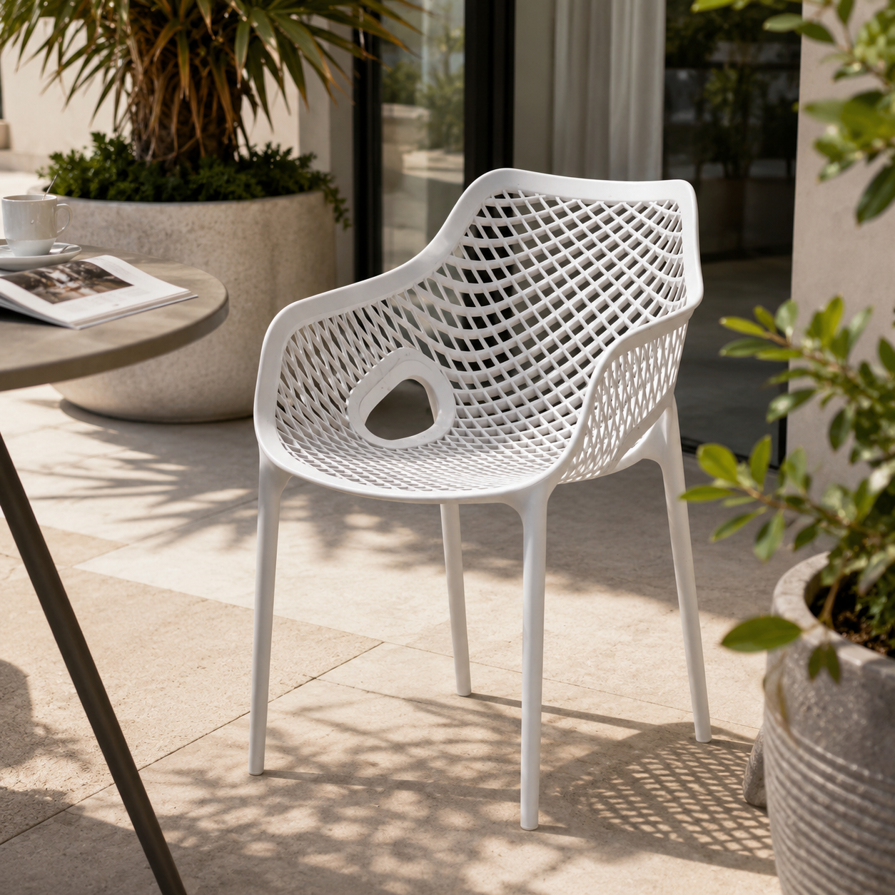 Silla Air con Brazos Apilable diseño moderno