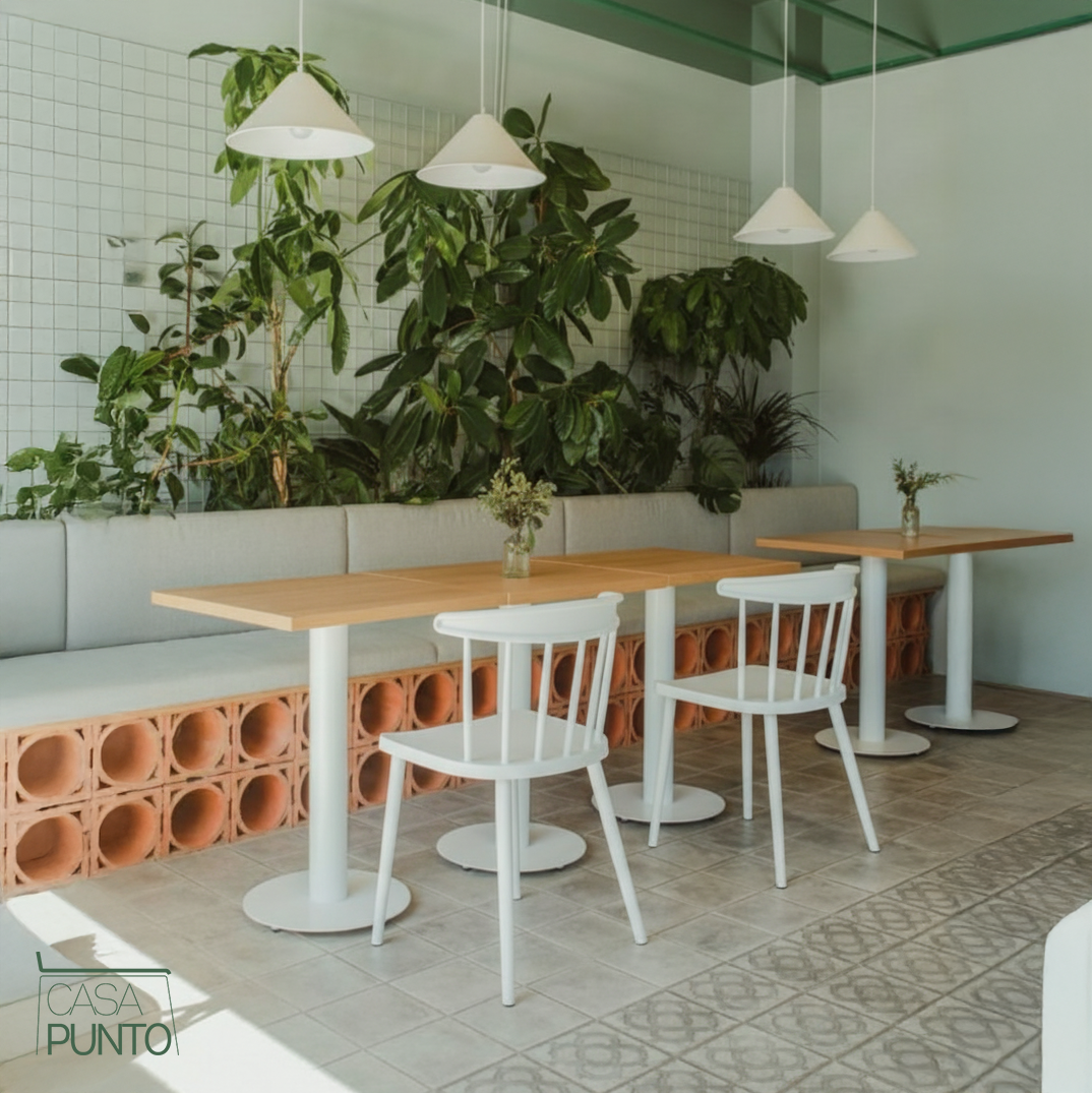 Silla de comedor nórdica Koryn - Plástico apilable con respaldo de eje