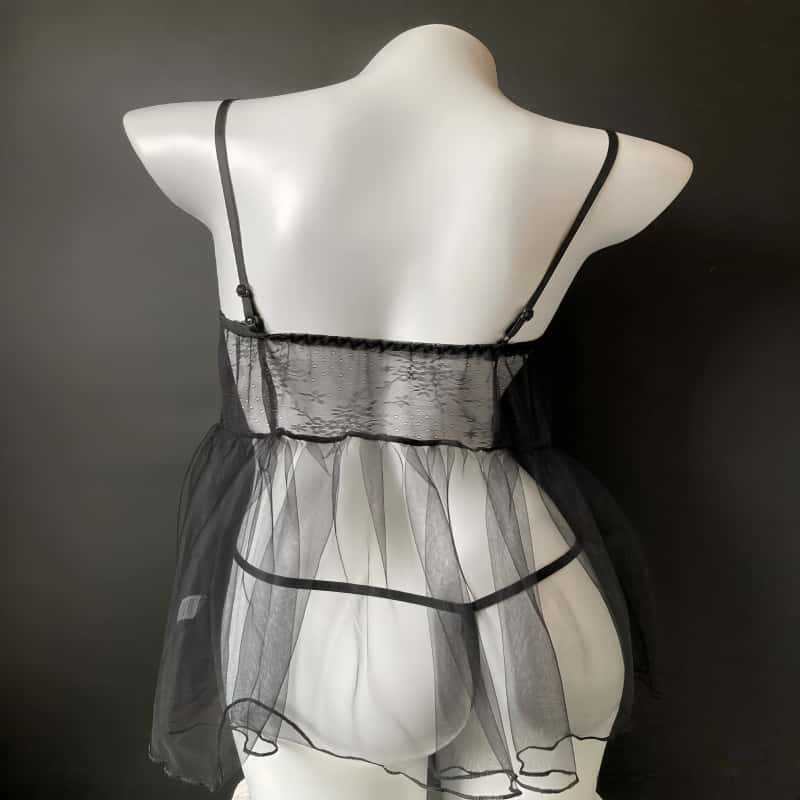 Babydoll de encaje negro medianoche Omaiye con braguita de entrepierna abierta - Conjunto de 2 piezas