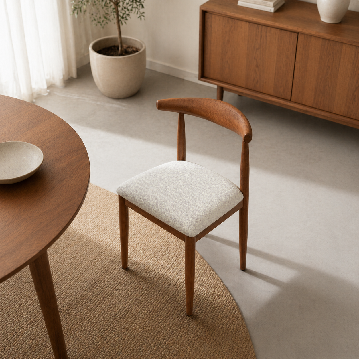 Silla de comedor Turner de estilo moderno de mediados de siglo