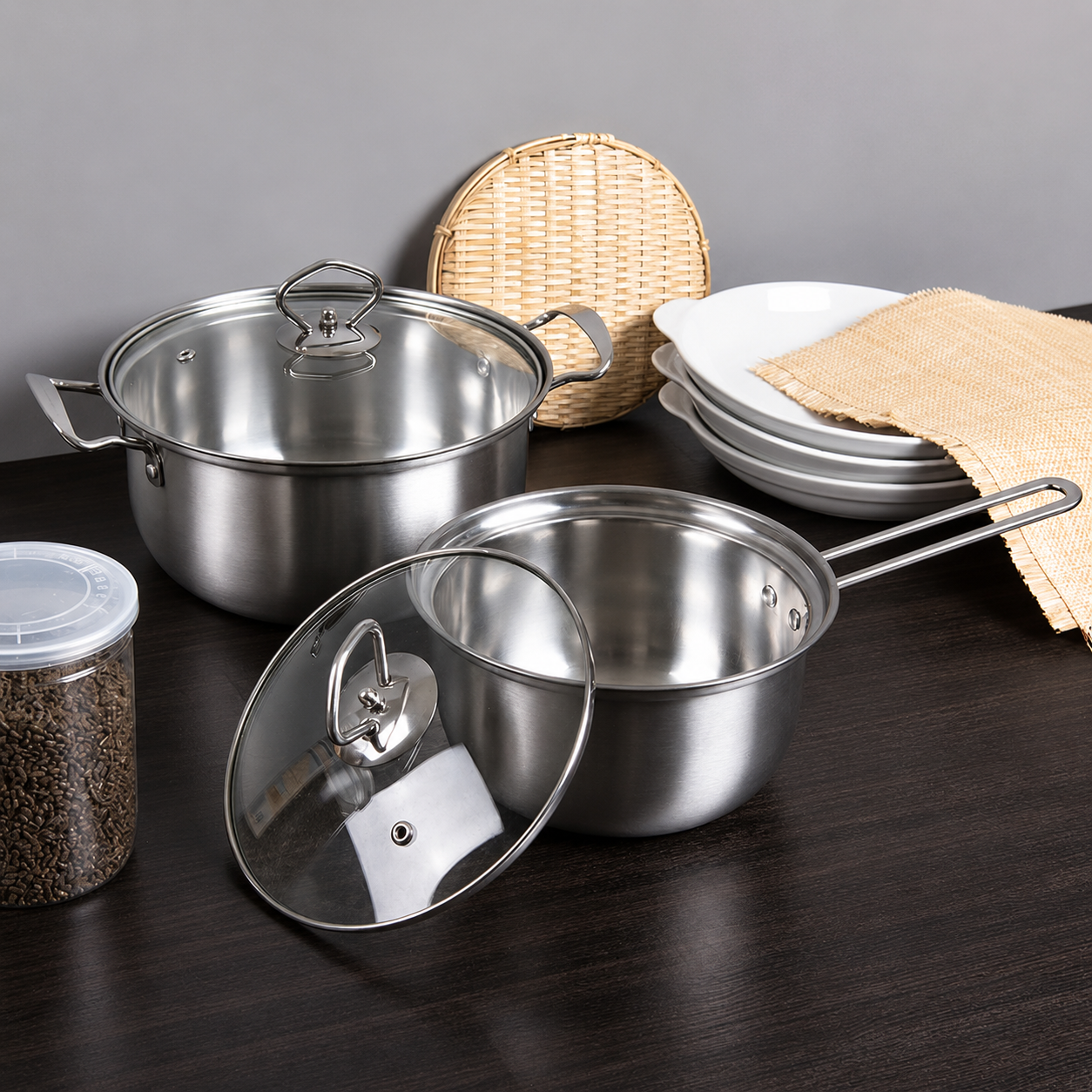 Set de cocina 3 piezas acero inoxidable Yeray — olla, cacerola y sartén, caja de regalo roja.